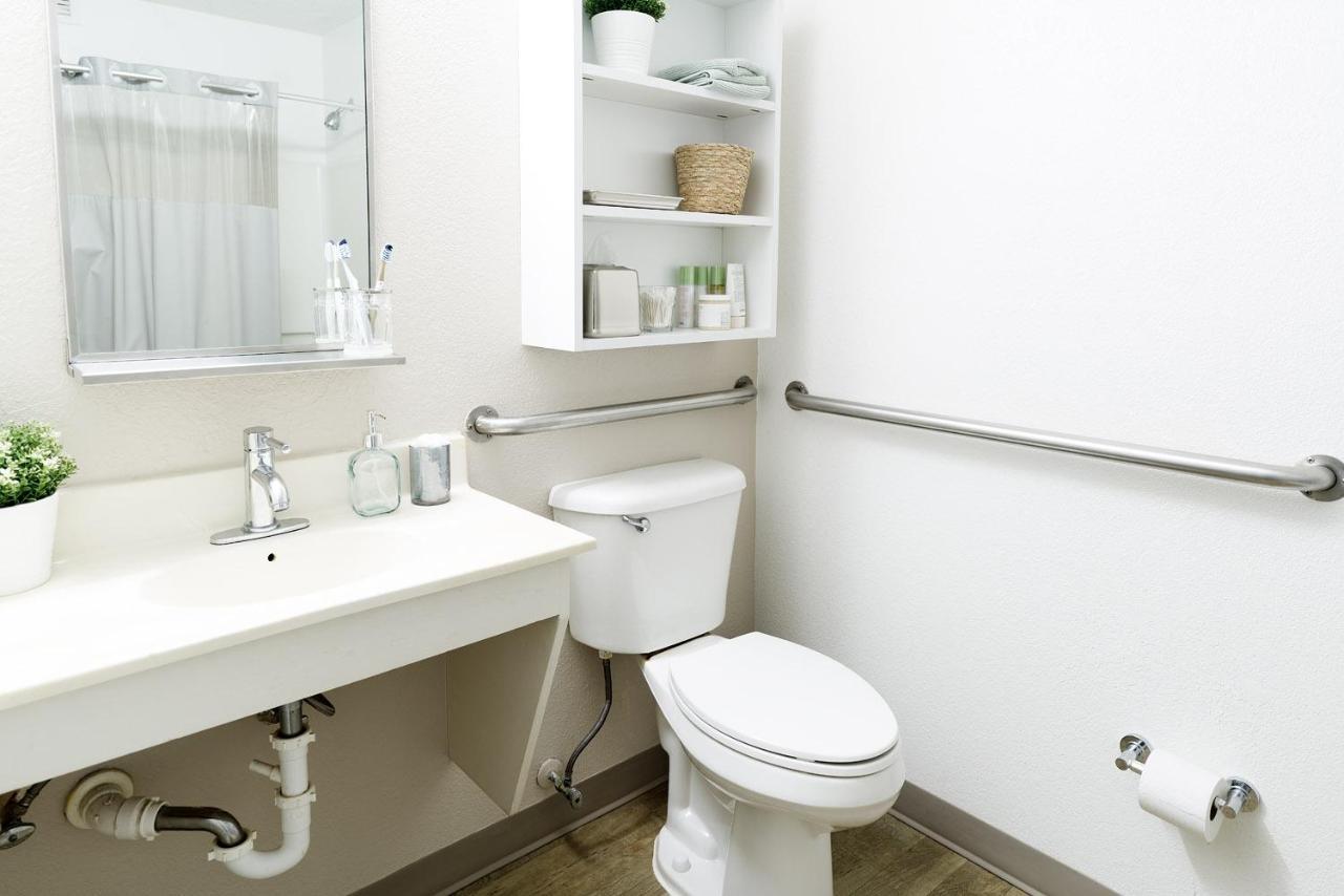 Intown Suites Extended Stay Dallas Tx - Норт-Ричленд-Хиллс Экстерьер фото